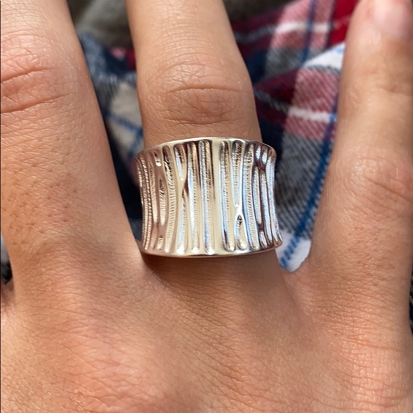 Jewelry - 💍Wide Sterling Silver Ring💍